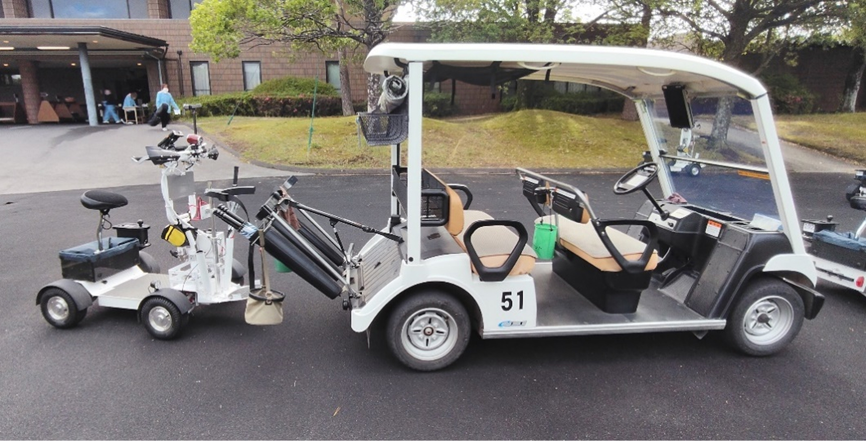 G-CARTと5人乗りゴルフカートの比較